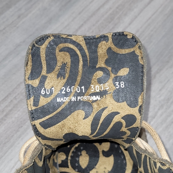 FLY London Olive Green Suede Leather Ankle Boot Bootie Wedge Heel Sneaker Sz 7.5 - Picture 10 of 10